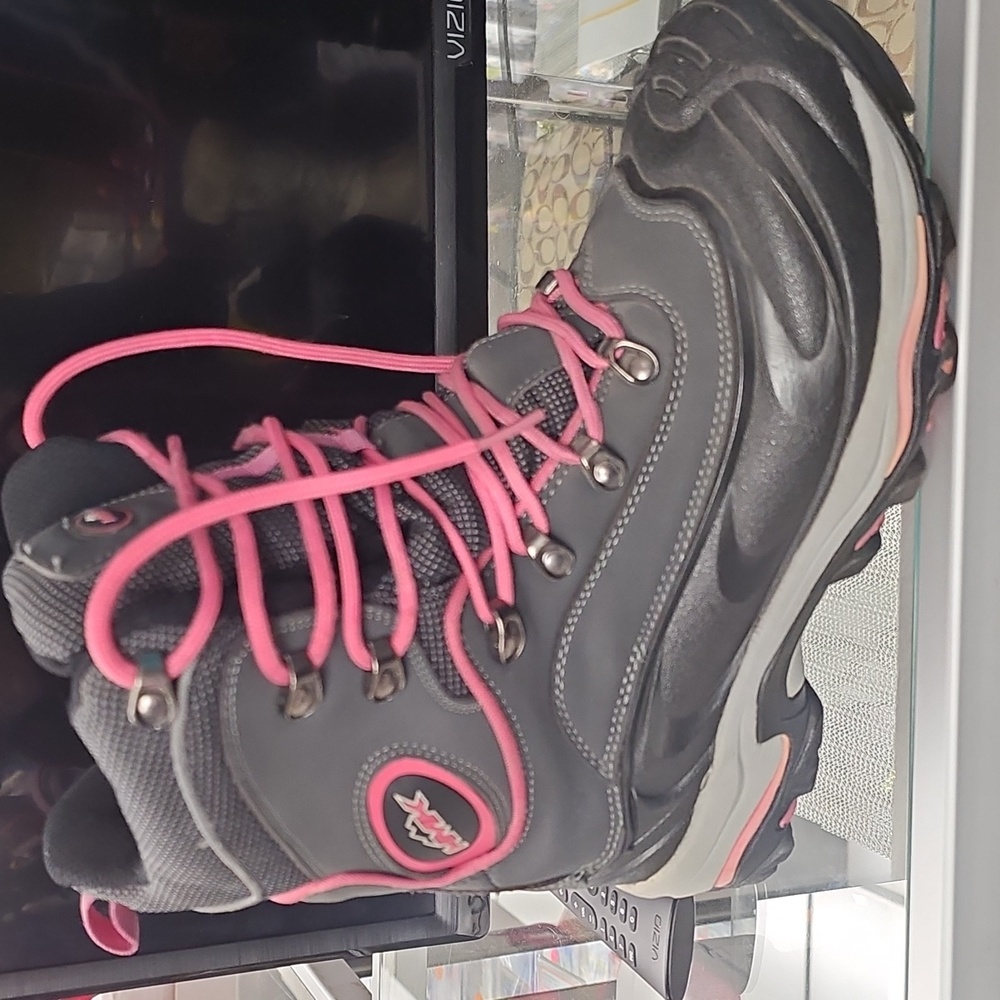 Lynx Cruiser 2 Black and Pink Boots